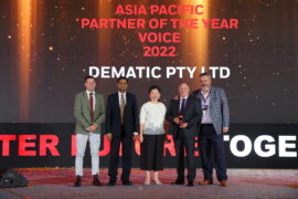 Dematic's Glenn Batten accepts the award for 2022 Voice Partner of the Year for the Asia Pacific region at a recent Honeywell event